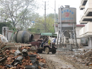 Unloading Mixer